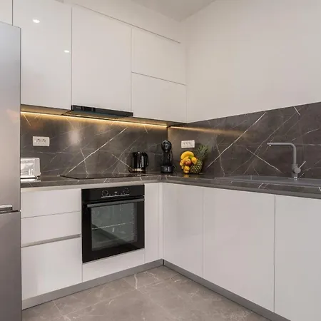 Ferienhaus Mit Privatpool Fur 7 Personen Ca 110 Qm In Vodice-srima, Dalmatien Norddalmatien *