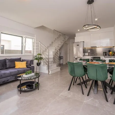 Ferienhaus Mit Privatpool Fur 7 Personen Ca 110 Qm In Vodice-srima, Dalmatien Norddalmatien Holiday home