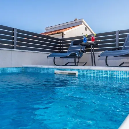 Holiday home Ferienhaus Mit Privatpool Fur 7 Personen Ca 110 Qm In Vodice-srima, Dalmatien Norddalmatien *