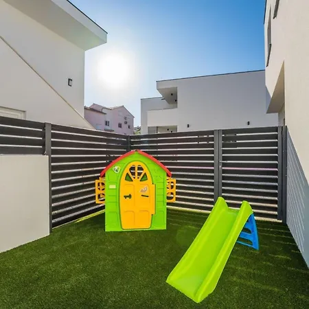 Ferienhaus Mit Privatpool Fur 7 Personen Ca 110 Qm In Vodice-srima, Dalmatien Norddalmatien Holiday home Vodice